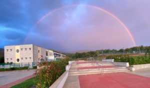 Ουράνιο τόξ9ο πάνω από το Αρσάκειο Σχολείο Ιωαννίνων