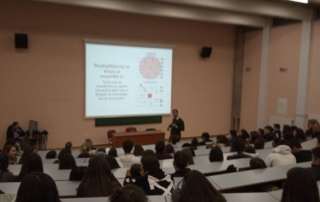 Ομιλία «Οι μονόκεροι τού μικρόκοσμου και τα κομμάτια που λείπουν»