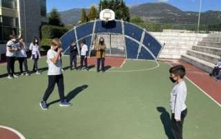 Η Στ΄ τάξη καλωσορίζει τα πρωτάκια στο Σχολείο!