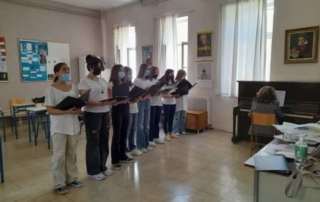 Επικοινωνία με το σχολείο 13 Αγίας Πετρούπολης