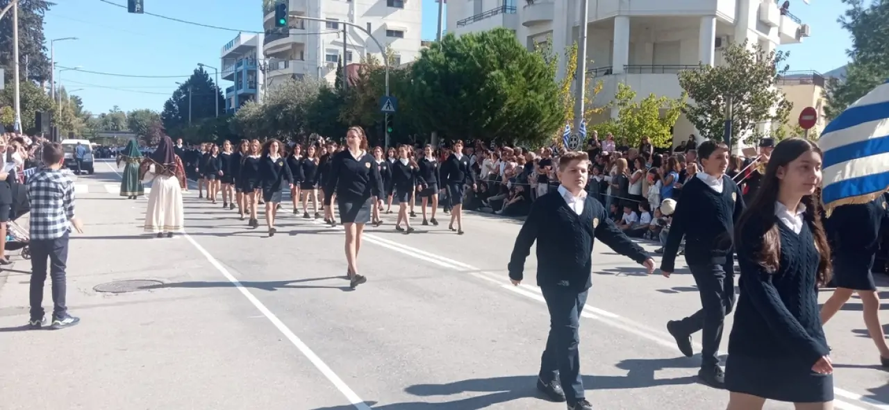 25845-symmetochi-sti-mathitiki-parelasi-tis-28is-oktovriou-2025-ston-dimo-filotheis-psychikou