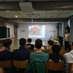 25950-viomatiki-drasi-sto-plaisio-tis-pagkosmias-imeras-pathologias-–-anatomias