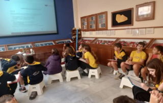 5974-mikroi-epistimones-en-drasei_-anakalyptontas-ta-mystika-kai-tis-apeiles-ton-thalasson