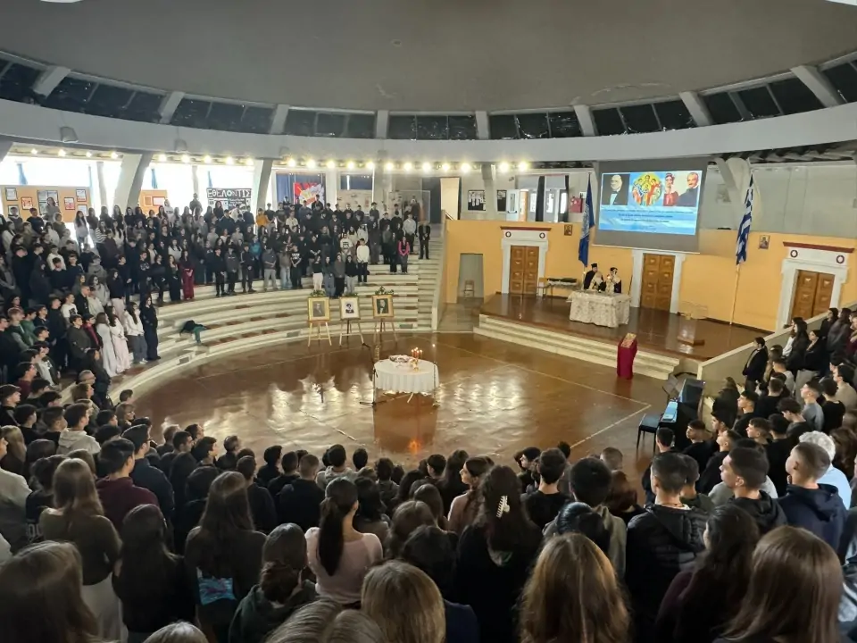 25994-trisagio-yper-anapafseos-ton-megalon-evergeton-tis-filekpaideftikis-etaireias-–-artoklasia-gia-ti-eorti-ton-pammegiston-taksiarchon