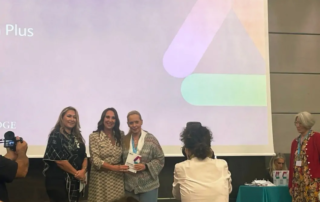 26006-aponomi-timitikis-plaketas-sta-arsakeia-ioanninon-apo-to-vretaniko-symvoulio