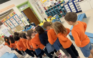 26047-charoumenes-stigmes-me-chamogelastes-grammes