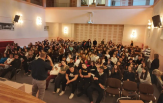 26073-enimerosi-mathiton-apo-ton-diefthynti-tis-dioksis-narkotikon-attikis