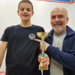 26180-chrysa-metallia-stin-toichosfairisi-squash