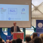 26289-o-diefthyntis-tou-tmimatos-eksetaseon-tou-gallikou-institoutou-elladas-sta-arsakeia-ioanninon